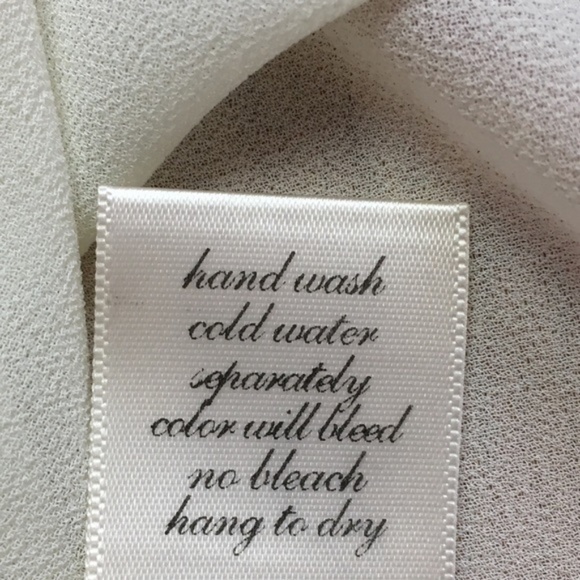 Francesca’s Cream Chiffon Collar Printed Button Down Tank Top Size M - Picture 7 of 7